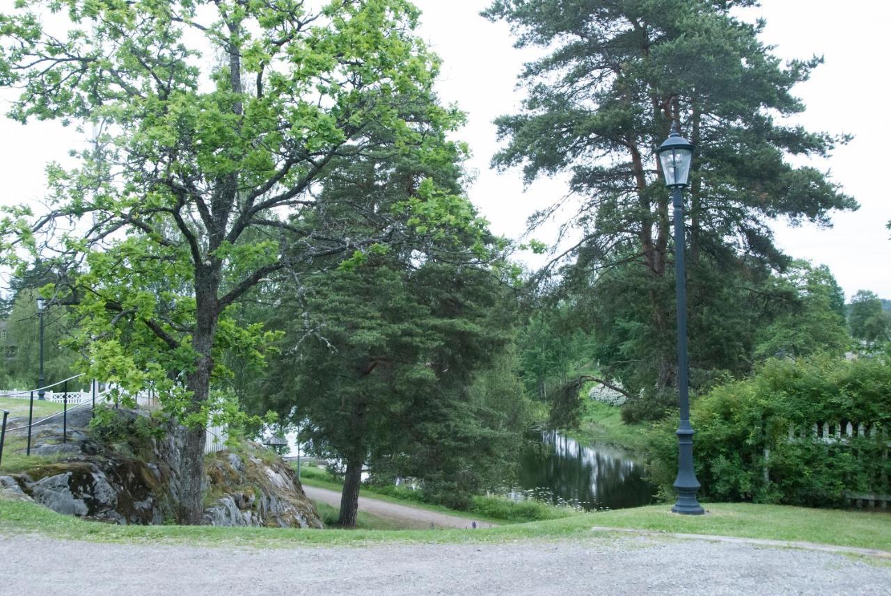 Gasthaus Turistgarden Toecksfors Exterior foto